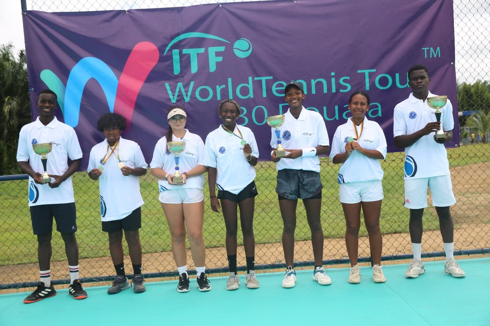 <strong>ITF J30 DOUALA : NDONFACK ET RAZAFINARIVO SURVOLENT LA COMPḖTITION</strong>