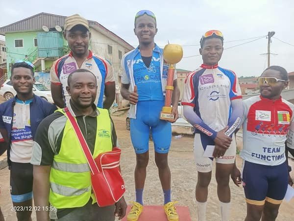 <strong>FENAP VELO AC : IBRAHIM KAMDEM REMPORTE L’ULTIME « ÇA ME DIT VELO » DE L’ANNEE</strong>