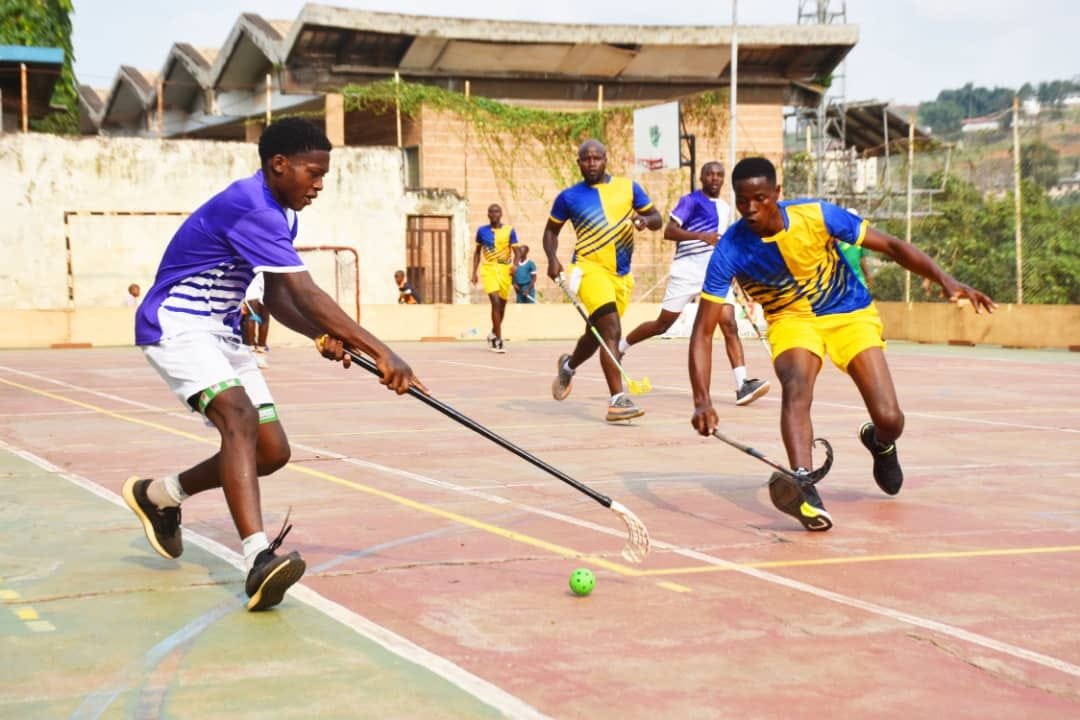 <strong>FLOORBALL : LE CHAMPIONNAT NATIONAL ATTIRE LES FOULES</strong>