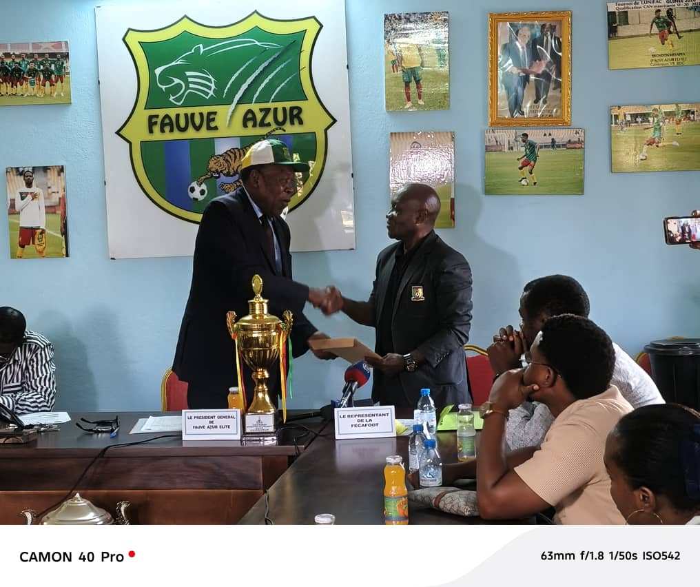 FOOTBALL : FAUVE AZUR ATTEND PLUS DE 20 MILLIONS FCFA DE LA FECAFOOT FOOTBALL : FAUVE AZUR ATTEND PLUS DE 20 MILLIONS FCFA DE LA FECAFOOT