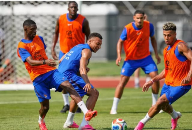  MONDIAL 2026 : LE GRAND TEST DES BLEUS FACE AU PIÈGE SÉNÉGALAIS MONDIAL 2026 : LE GRAND TEST DES BLEUS FACE AU PIÈGE SÉNÉGALAIS
