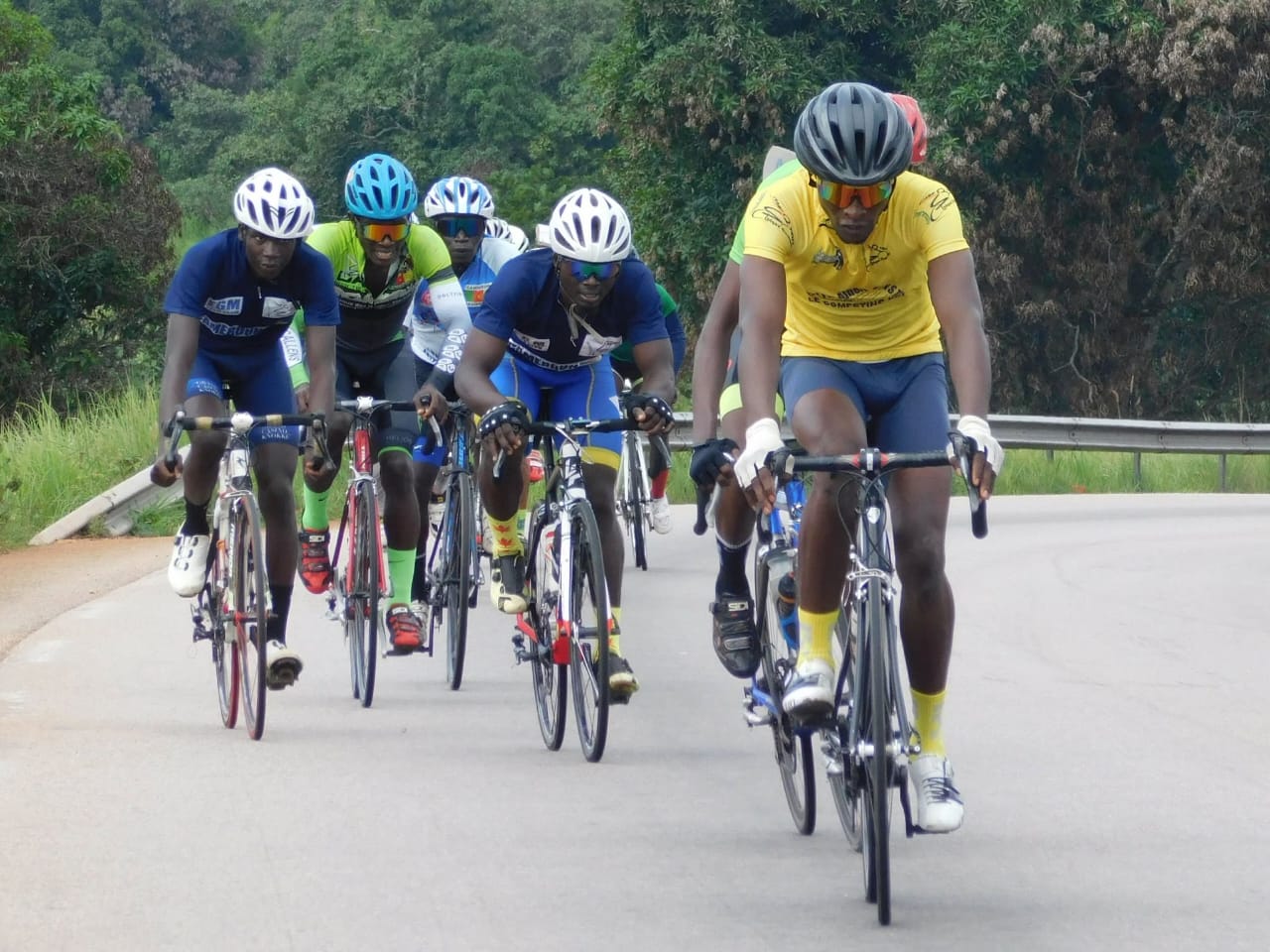 MINI TOUR INTERNATIONAL DU TCHAD: EINSTEIN VÉLO CLUB PARÉ POUR LE TOP DÉPART