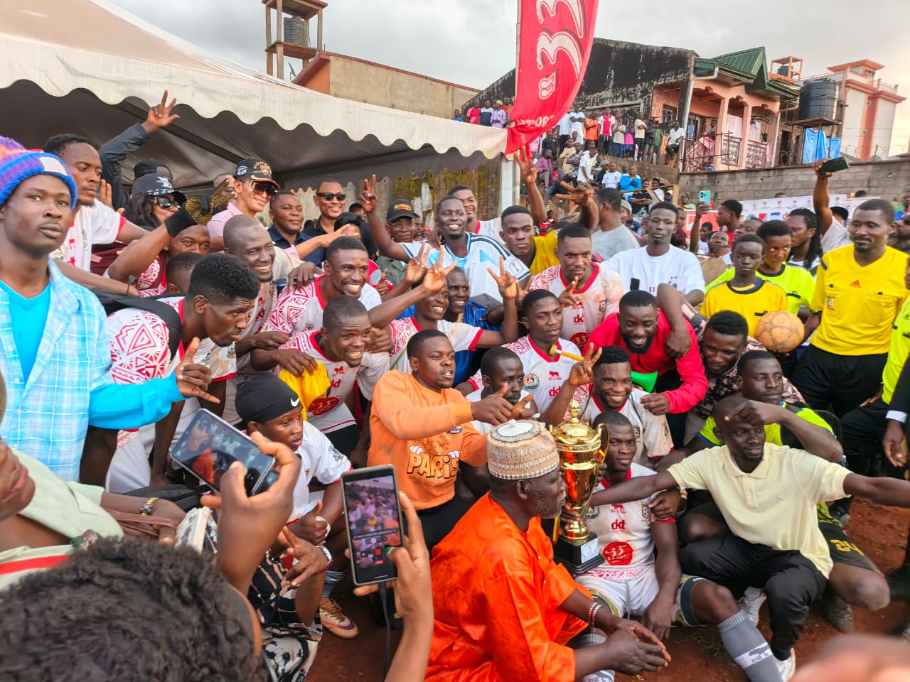 CHAMPIONNAT DE VACANCES « LA DÉCOUVERTE » : LE PARI GAGNÉ DE LÉANDRE TAWAMBA CHAMPIONNAT DE VACANCES « LA DÉCOUVERTE » : LE PARI GAGNÉ DE LÉANDRE TAWAMBA